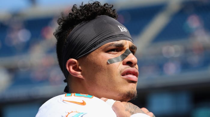 kenny-stills-tight.jpg